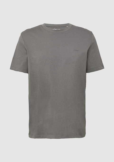Ein graues T-Shirt mit Rundhalsausschnitt. Ein graues T-Shirt mit Rundhalsausschnitt.