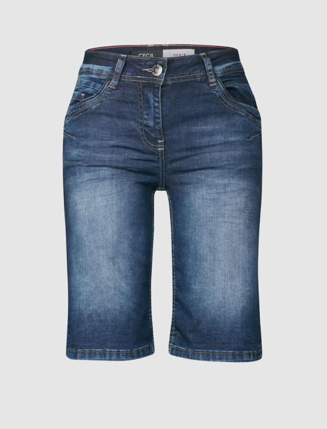 Dunkelblaue Jeansshorts. Dunkelblaue Jeansshorts.